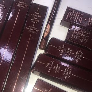 The classic || eye powder || charlotte Tilbury